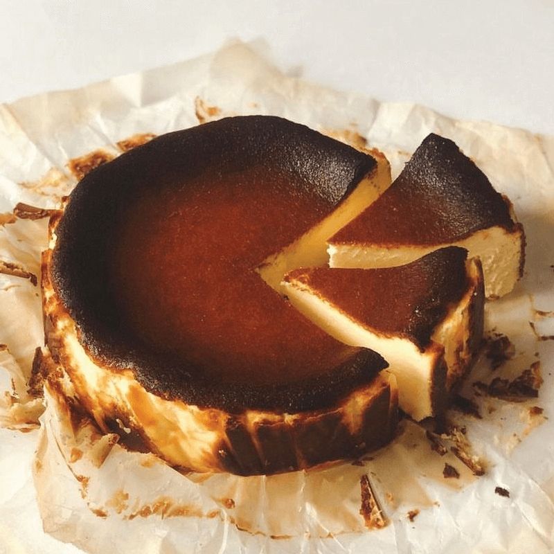 8inch Burnt Cheesecake with Mix Berries Topping